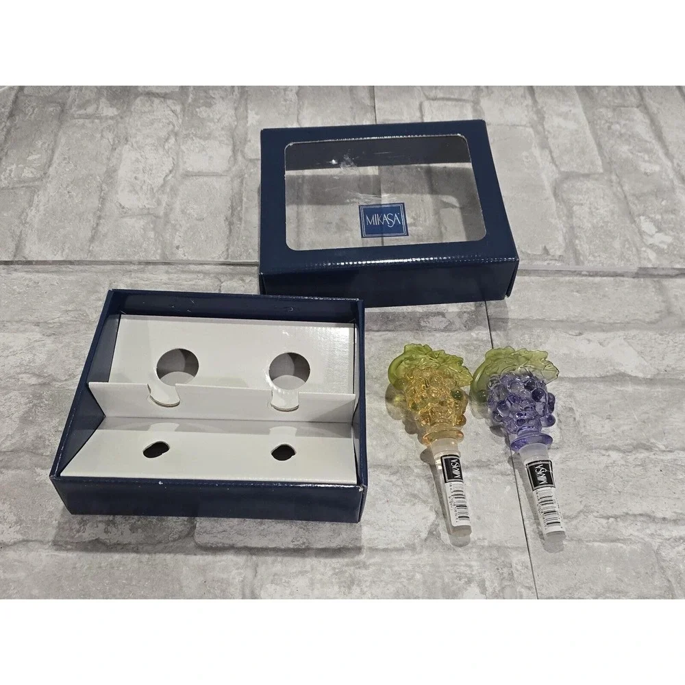 Mikasa Wine Bottle Stoppers In Original Box Set of 2 Chablis Blown Glass‎ Purple
